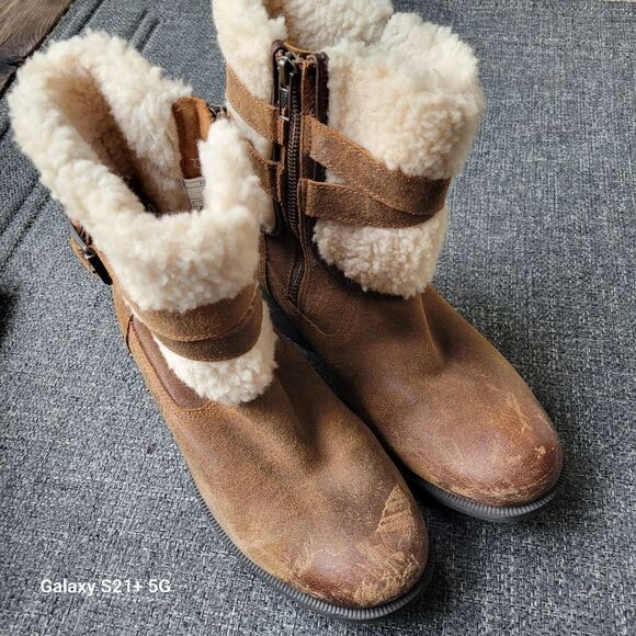 UGG sherpa lined brown leather boots, women's size 9.5 - Picture 2 of 10